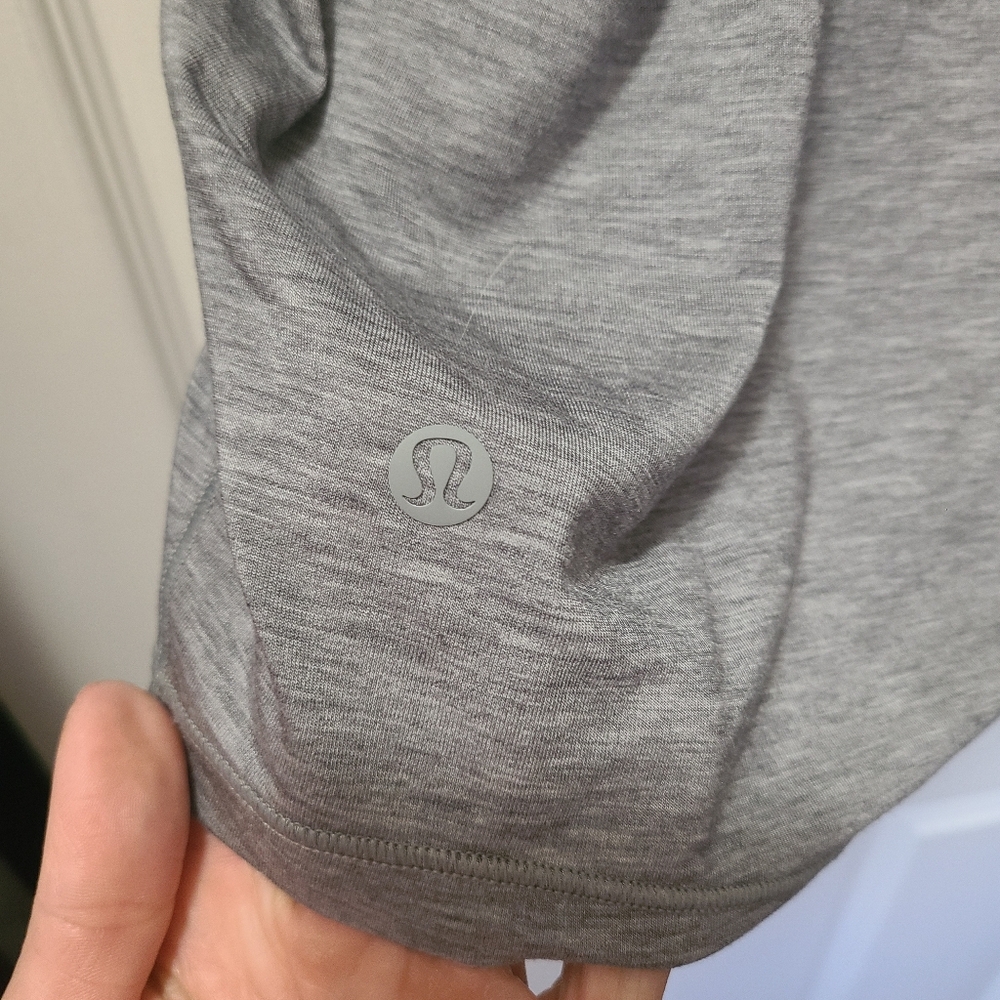 Lululemon Open Back Top - Picture 4 of 6